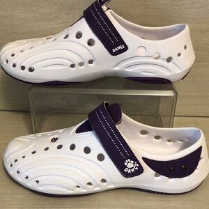 Dawgs Spirit Shoes Crocs Everyday Comfort Garden White & Purple Women’s US 9 Adj
